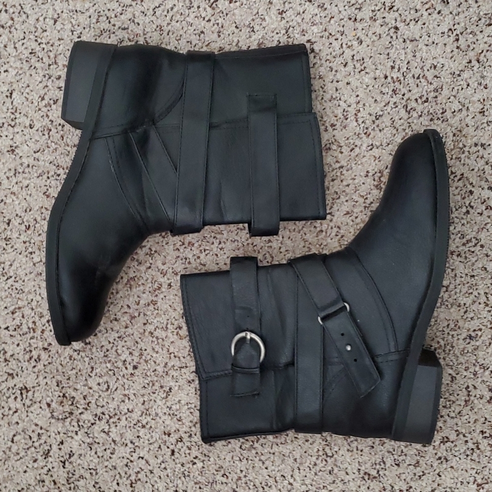 Dirty Laundry Black Low Heel Boots Size 8 double strappy buckles